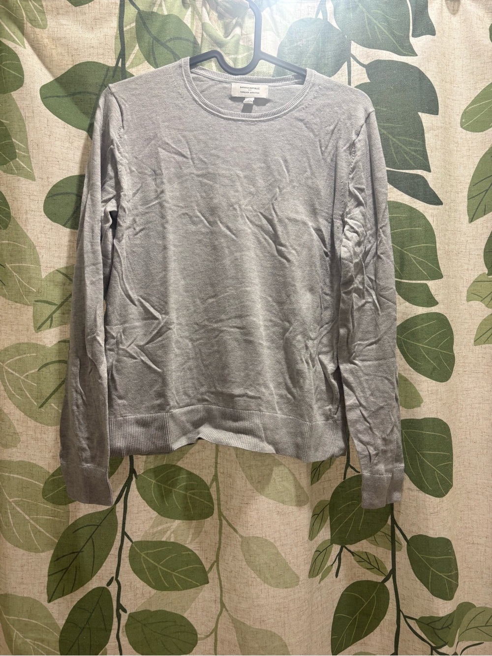 Banana Republic Light Gray Long Sleeve Crewneck Sweater